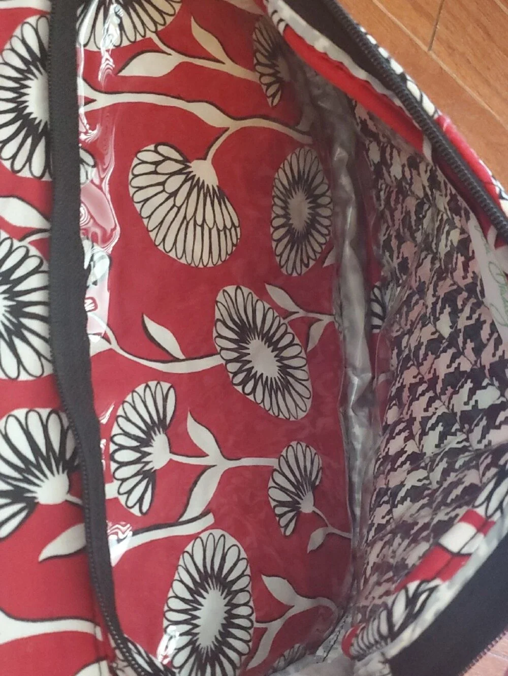 Vera Bradley ♥️ Makeup Organizer Red Floral Hook with lots of compartments